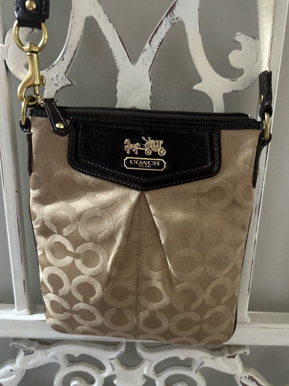 Coach Madison Op Art Swingpack Crossbody Bag Khaki Champagne Jacquard 43430